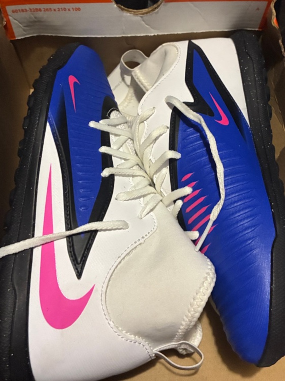 Nike phantoms White, Blue & Pink Turf Soccer Shoes 6 youth in original box